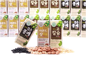 BLACKBEAN SESAME SOYBEAN MILK, ALMOND & PINE NUTS SOYBEAN MILK,
																	HIGH-CALCIUM SOYBEAN MILK, export by Hainong. co.,Ltd. http://www.hainong.com